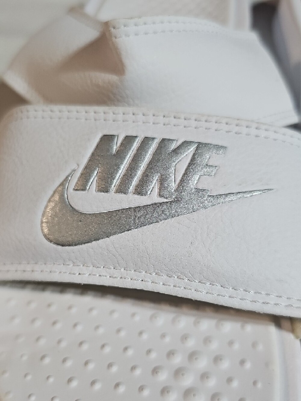 Nike Womens White Adjustable Slide Sandals - Picture 6 of 10